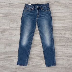 Gap Denim Girlfriend Mid Rise Jeans Size 26/2R